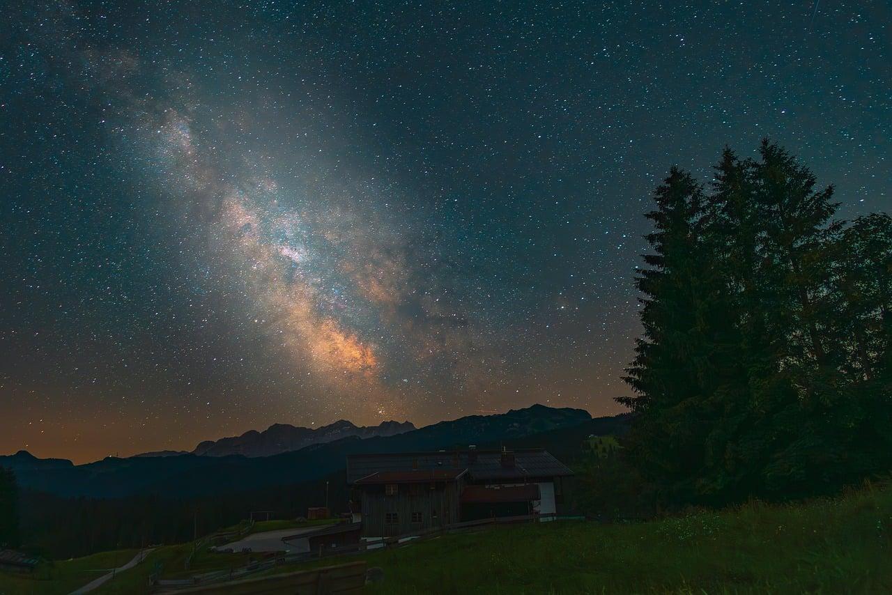 夜空の星々